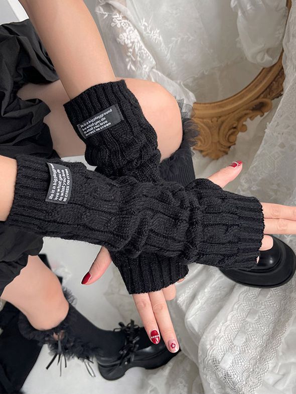 Black/White Knitted Gloves