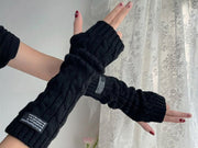 Black/White Knitted Gloves