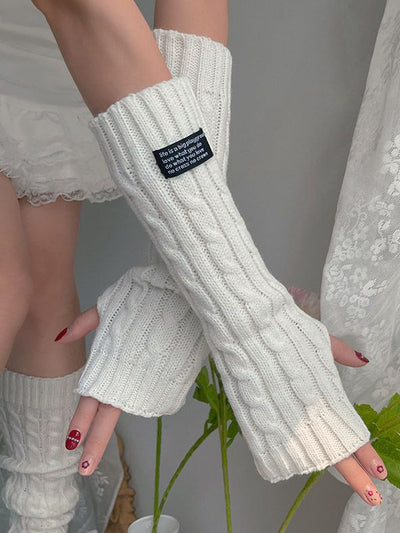 Black/White Knitted Gloves